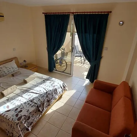 Lome Nissi Golden * Ayia Napa