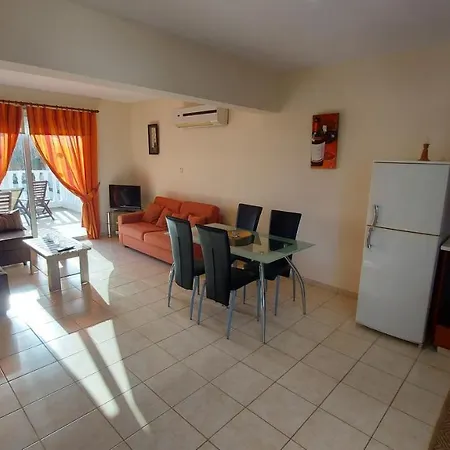 Lome Nissi Golden Apartment *