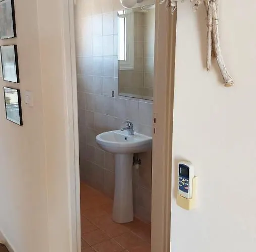 Nissi Golden Sands Lome *