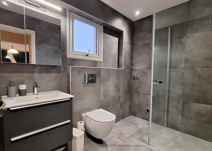 Nissi Golden Sands Lome